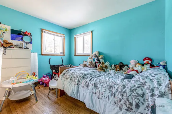 $382,000 | 908 East Central Road, Mount Prospect, IL 60056