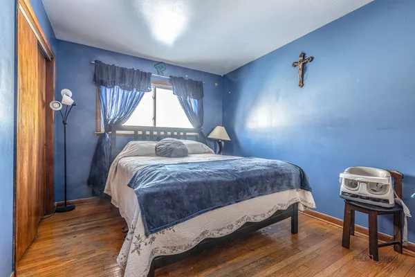 $382,000 | 908 East Central Road, Mount Prospect, IL 60056