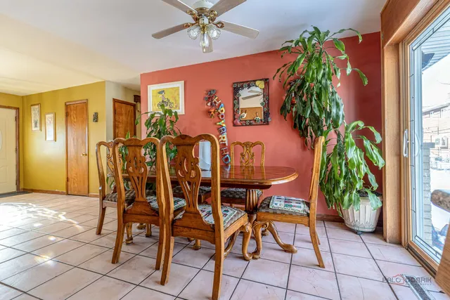 $392,000 | 908 East Central Road, Mount Prospect, IL 60056