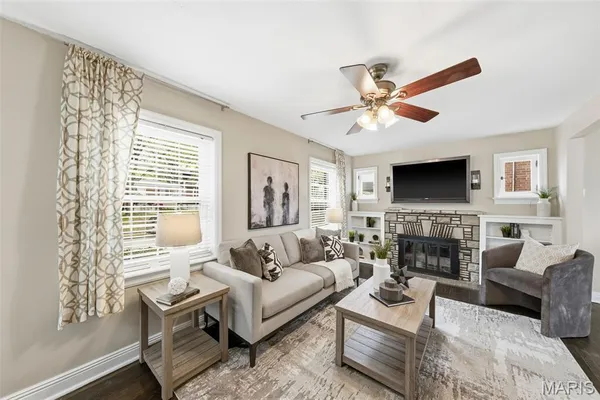 $249,000 | 6136 Victoria Avenue, St. Louis, MO 63139