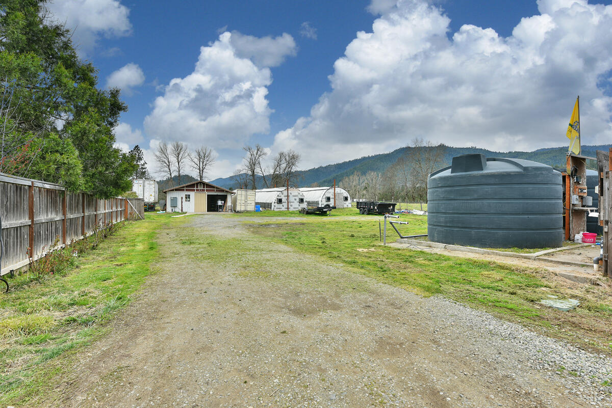 1205 Pine Grove Road Rogue River, OR 97537 - Photo 42 of 67 28.25 (2)