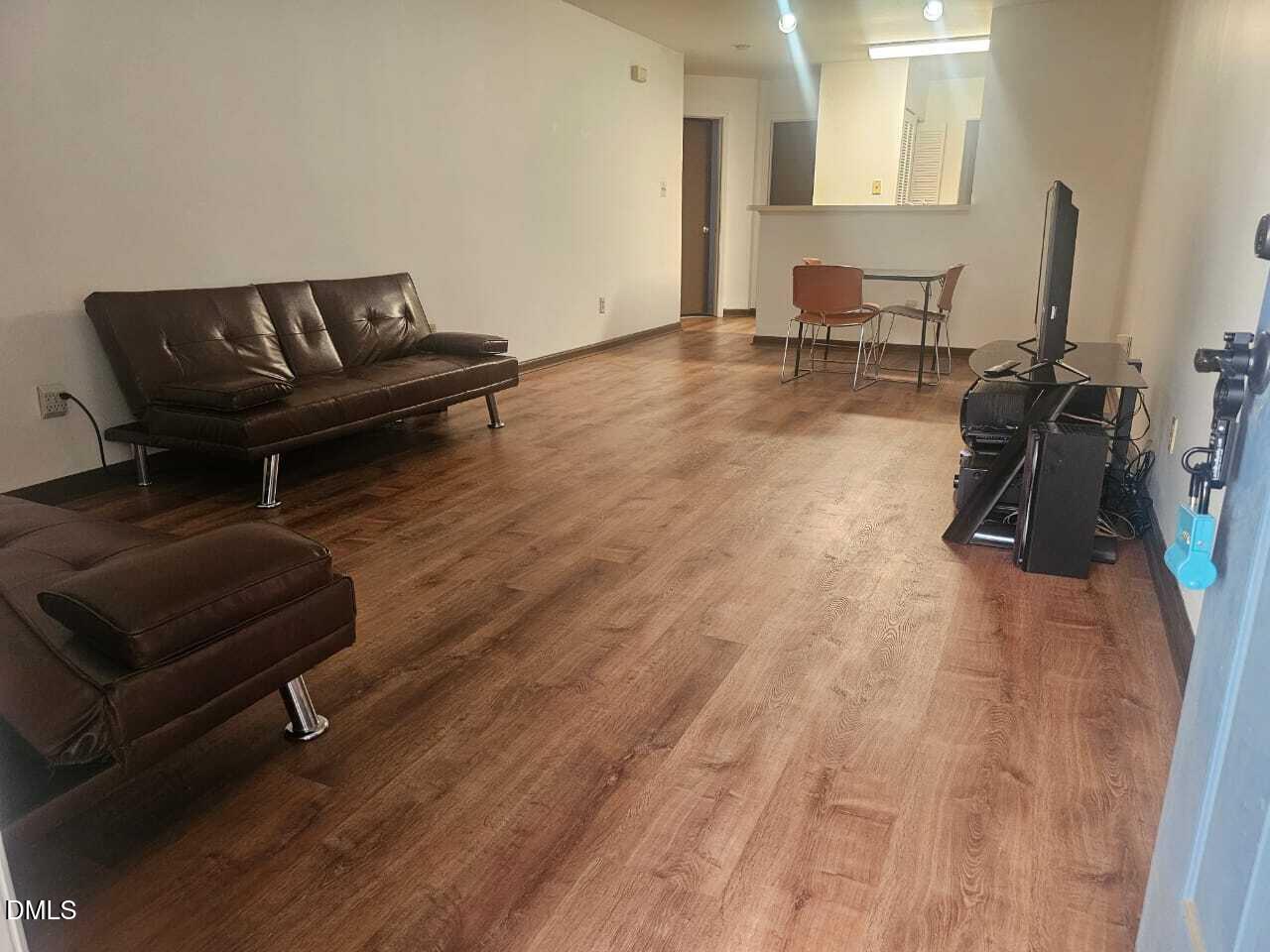 4907 Living Room