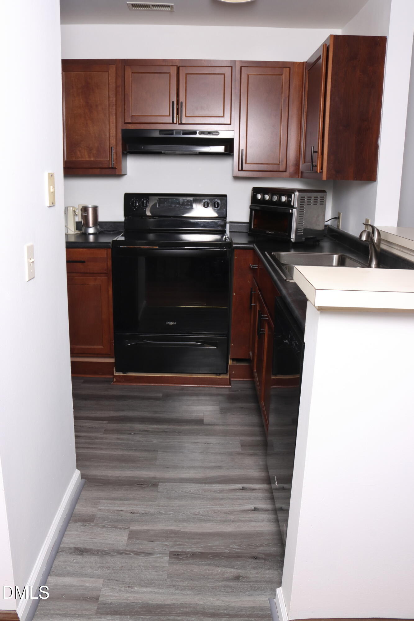 4907 Hollenden Drive, Unit 106 Raleigh, NC 27616 - Photo 8 of 24 Kitchen