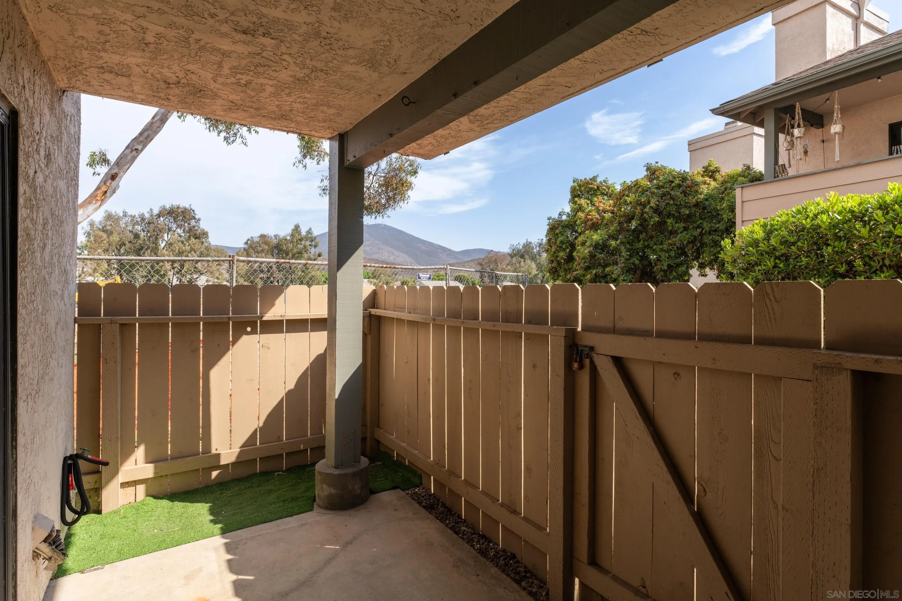 2960 Elm Tree Court Spring Valley, CA 91978 - Photo 6 of 28 Gallery Image 6