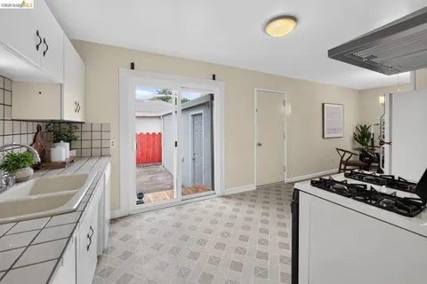 $779,000 | 16125 Via Lupine, San Lorenzo, CA 94580