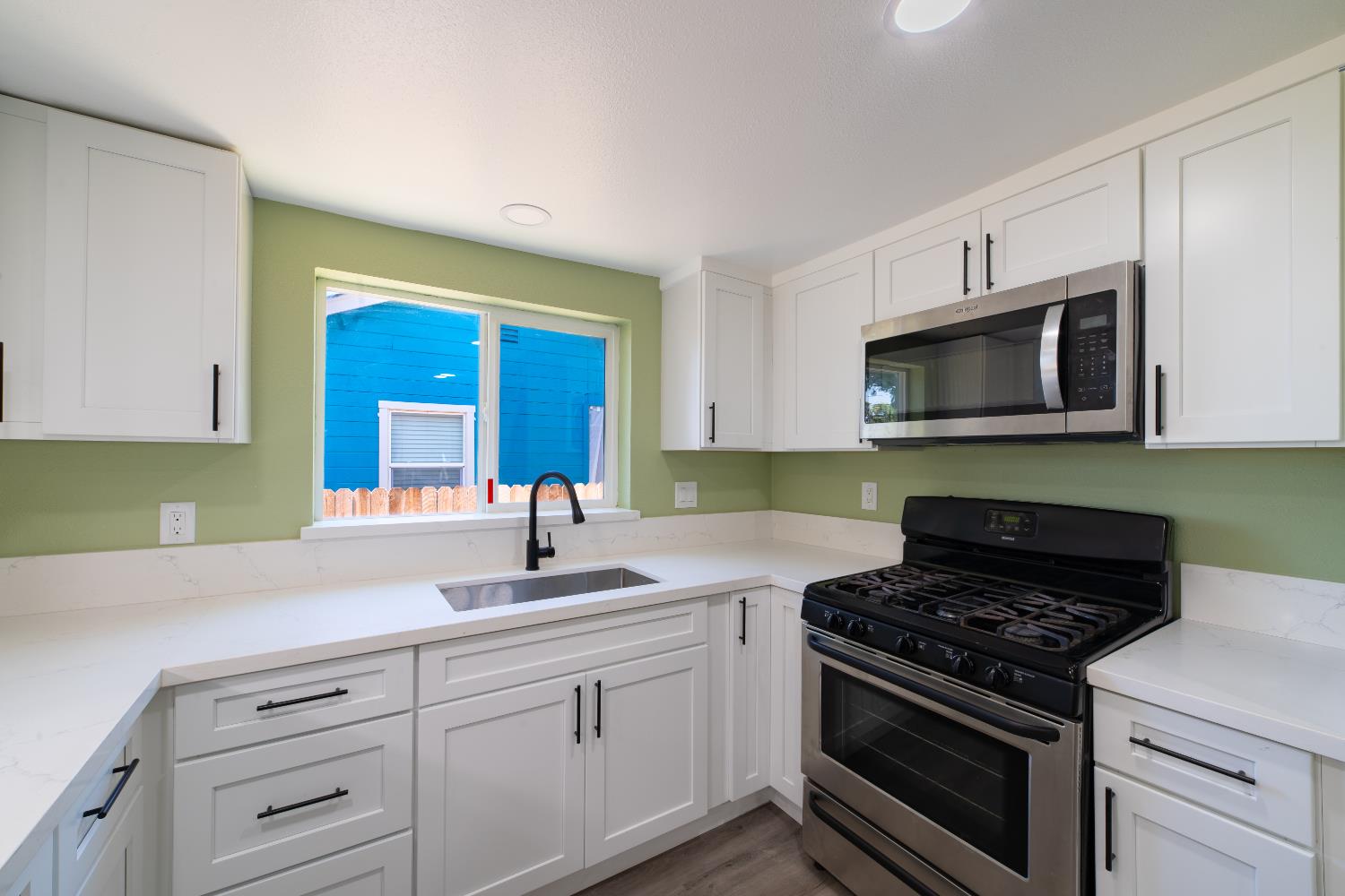 632 West 25th Street Merced, CA 95340 - Photo 6 of 37