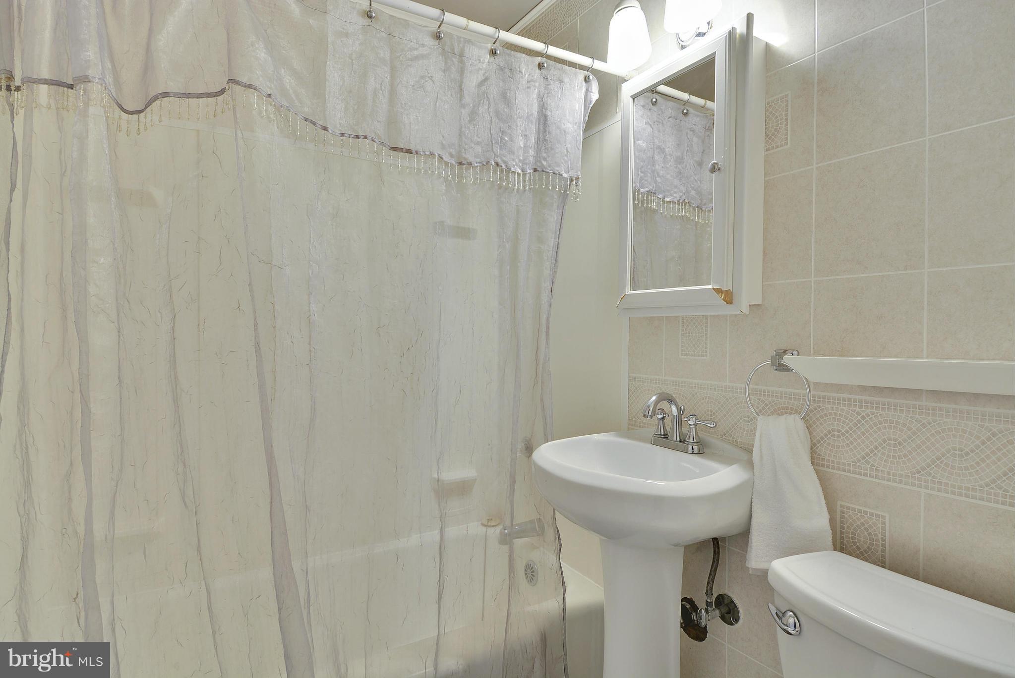4402 Garrett Park Road Silver Spring, MD 20906 - Photo 14 of 30 Hall Bath