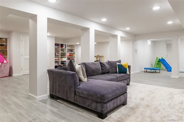 $2,599,000 | 12 Hampton Road, Purchase, NY 10577