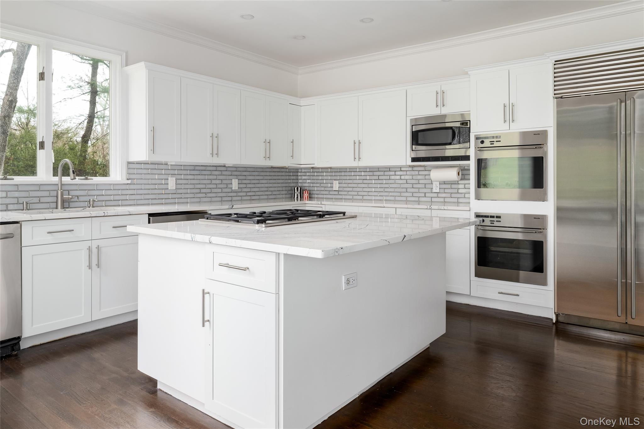 12 Hampton Road Purchase, NY 10577 - Photo 7 of 25