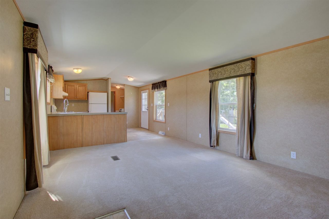 146 Chestnut Hill Road Rochester, NH 03867 - Photo 3 of 20
