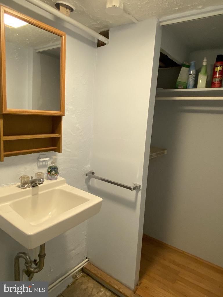 246 Ridge Avenue Towson, MD 21286 - Photo 8 of 28 Basement 1/2 bath