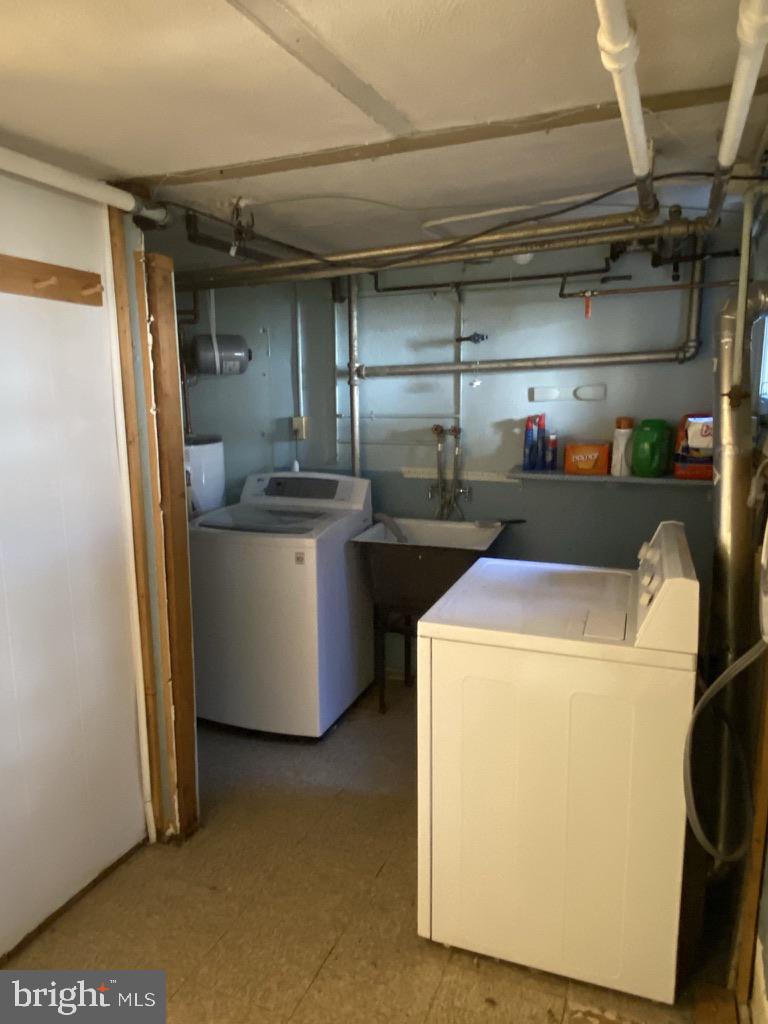 246 Ridge Avenue Towson, MD 21286 - Photo 9 of 28 Laundry