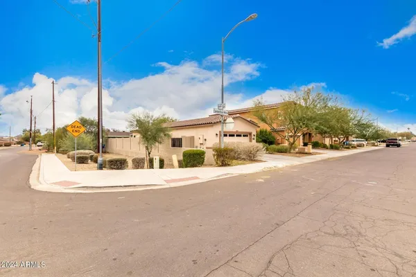 $2,500 | 2647 East Contention Mine Road, Phoenix, AZ 85032