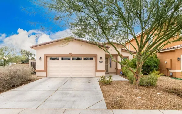 $2,500 | 2647 East Contention Mine Road, Phoenix, AZ 85032