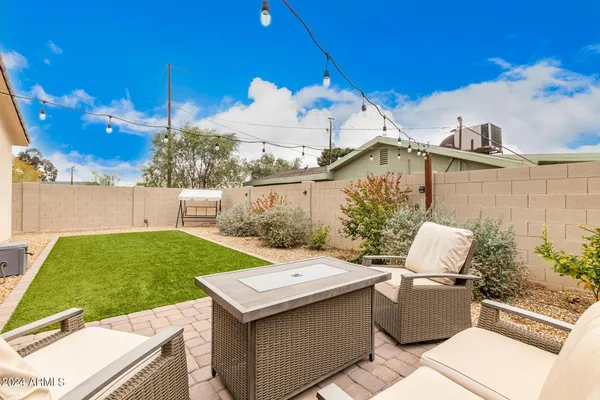 $2,500 | 2647 East Contention Mine Road, Phoenix, AZ 85032