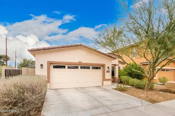 $2,500 | 2647 East Contention Mine Road, Phoenix, AZ 85032