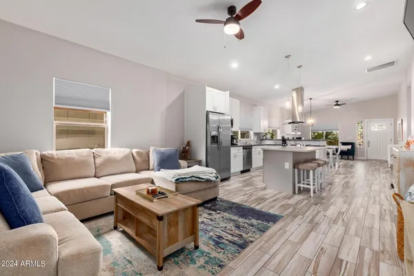 $2,500 | 2647 East Contention Mine Road, Phoenix, AZ 85032