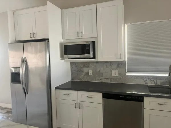 $2,500 | 2647 East Contention Mine Road, Phoenix, AZ 85032