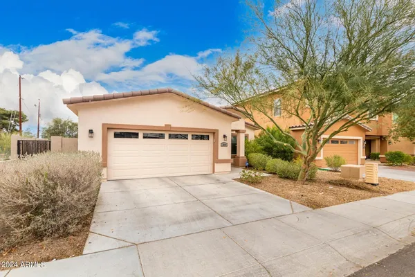 $2,500 | 2647 East Contention Mine Road, Phoenix, AZ 85032