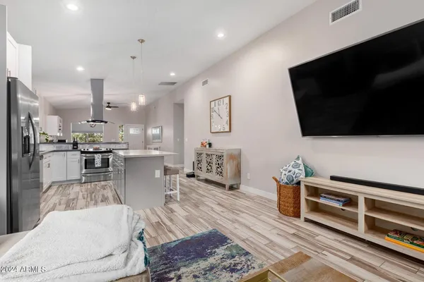 $2,500 | 2647 East Contention Mine Road, Phoenix, AZ 85032