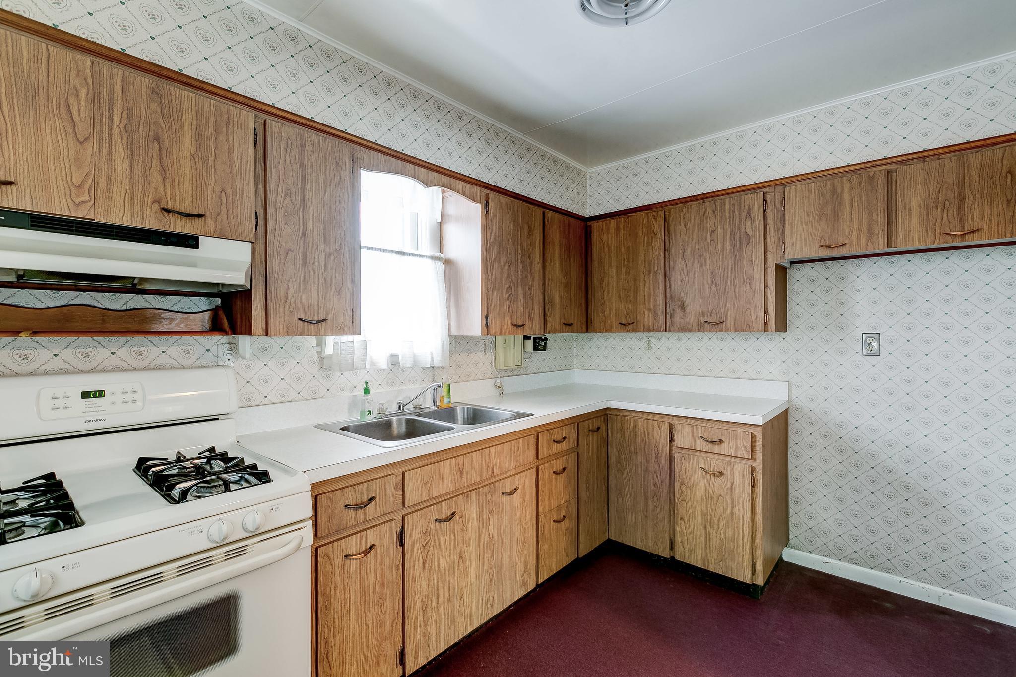 1822 Ellinwood Road Baltimore, MD 21237 - Photo 14 of 40 Gallery Image 14