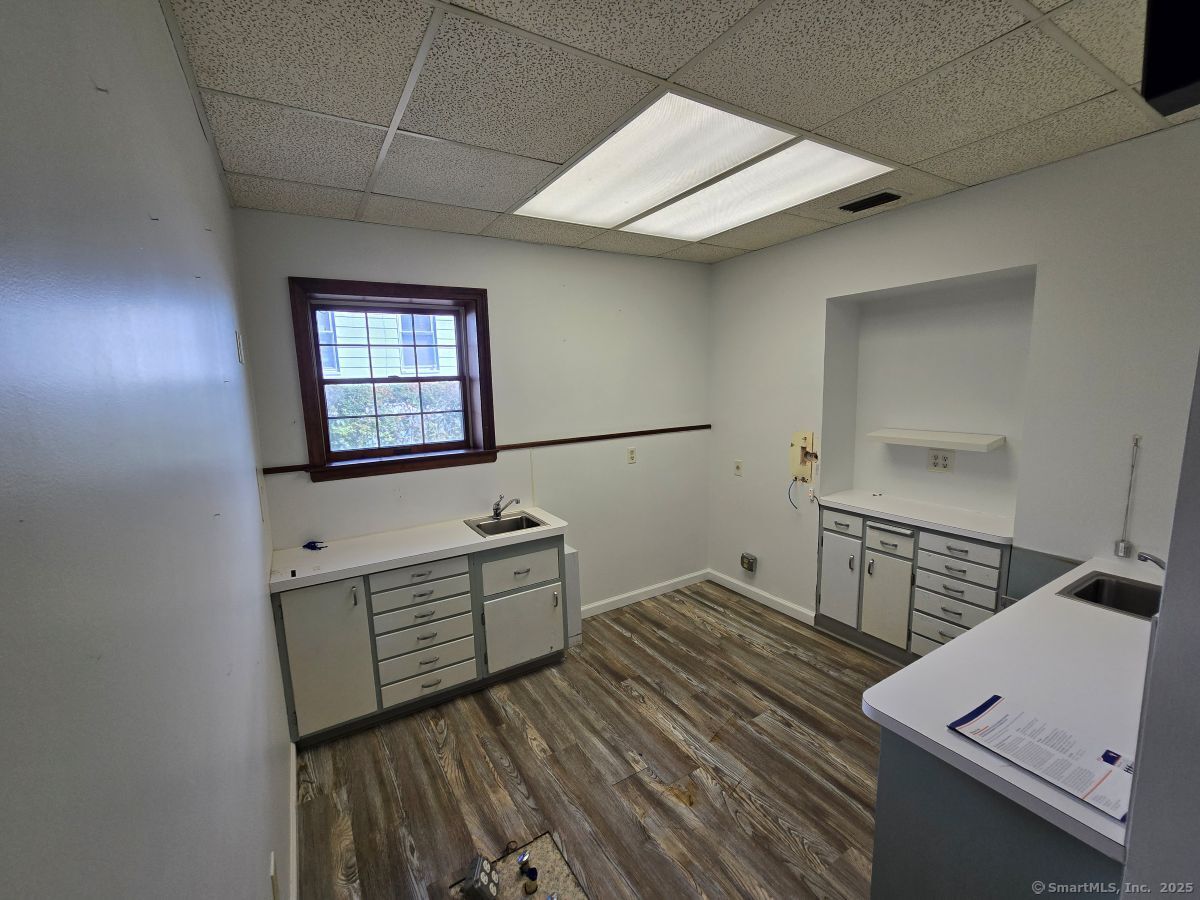 25 Clinton Street New Britain, CT 06053 - Photo 12 of 35