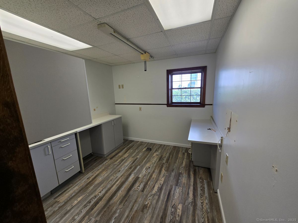 25 Clinton Street New Britain, CT 06053 - Photo 13 of 35