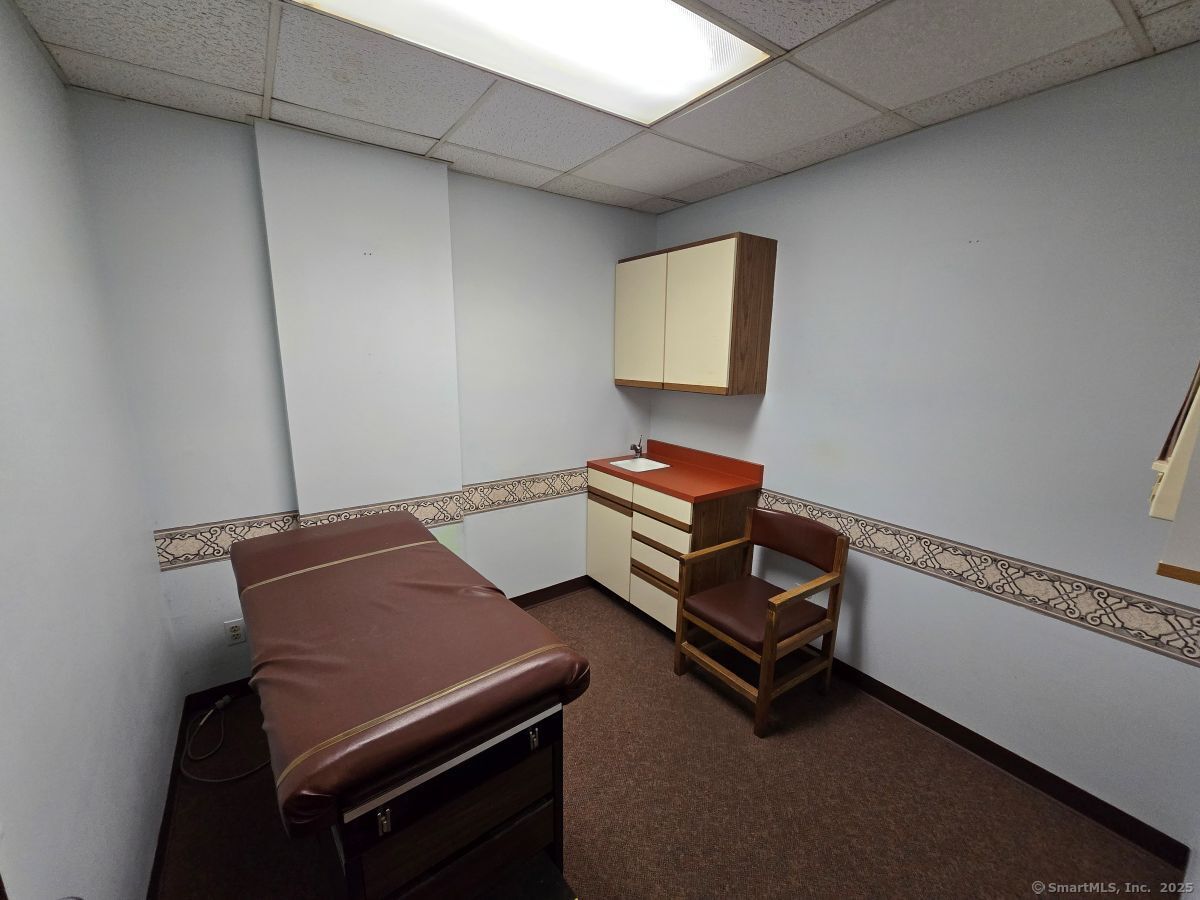 25 Clinton Street New Britain, CT 06053 - Photo 19 of 35