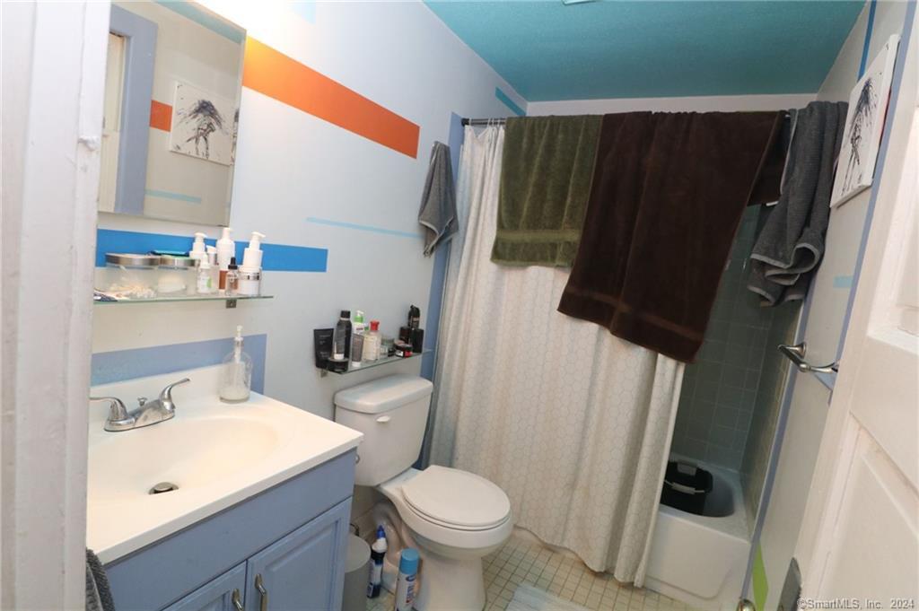 25 Clinton Street New Britain, CT 06053 - Photo 24 of 35