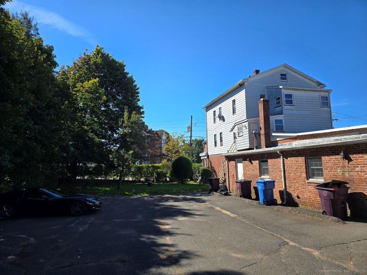 25 Clinton Street New Britain, CT 06053 - Photo 29 of 35