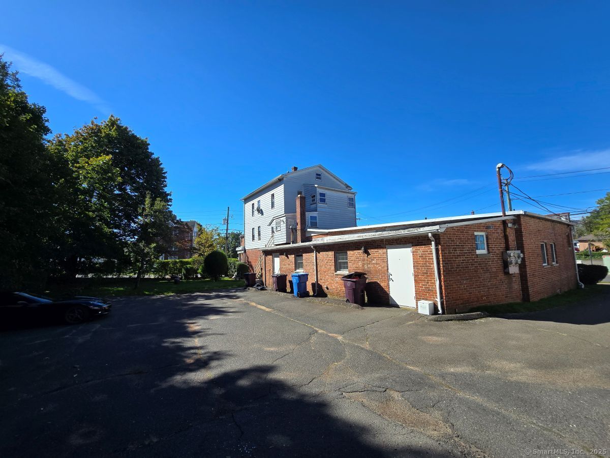 25 Clinton Street New Britain, CT 06053 - Photo 30 of 35