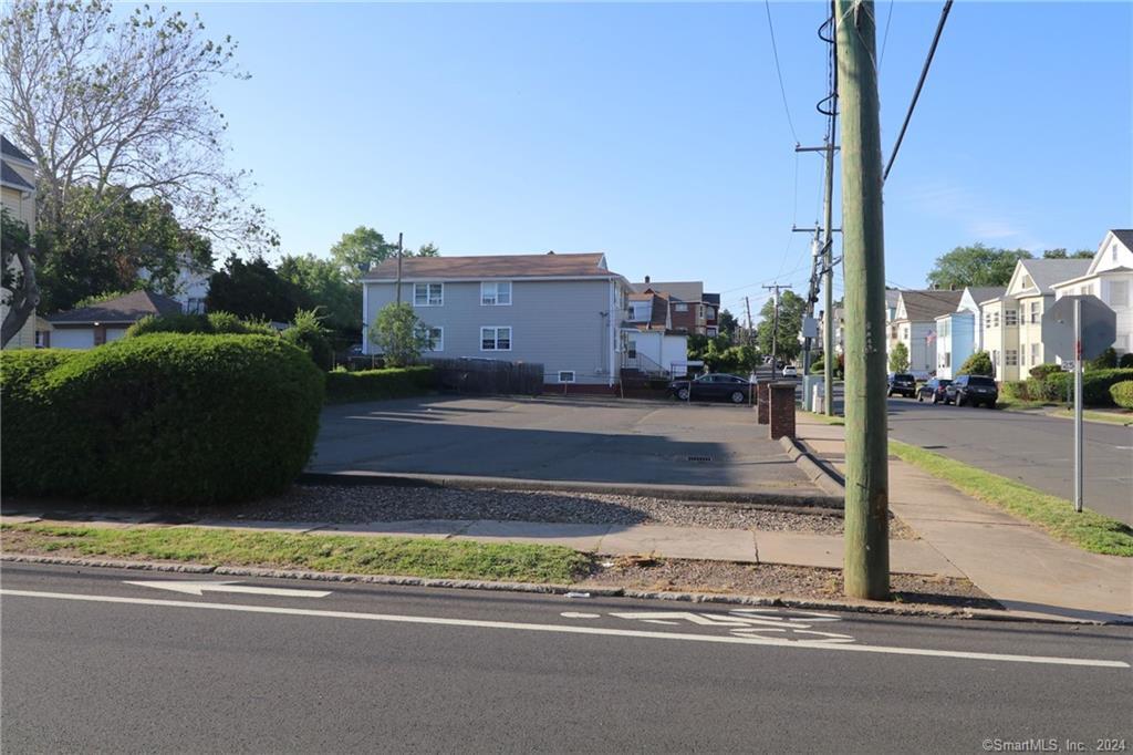 25 Clinton Street New Britain, CT 06053 - Photo 32 of 35