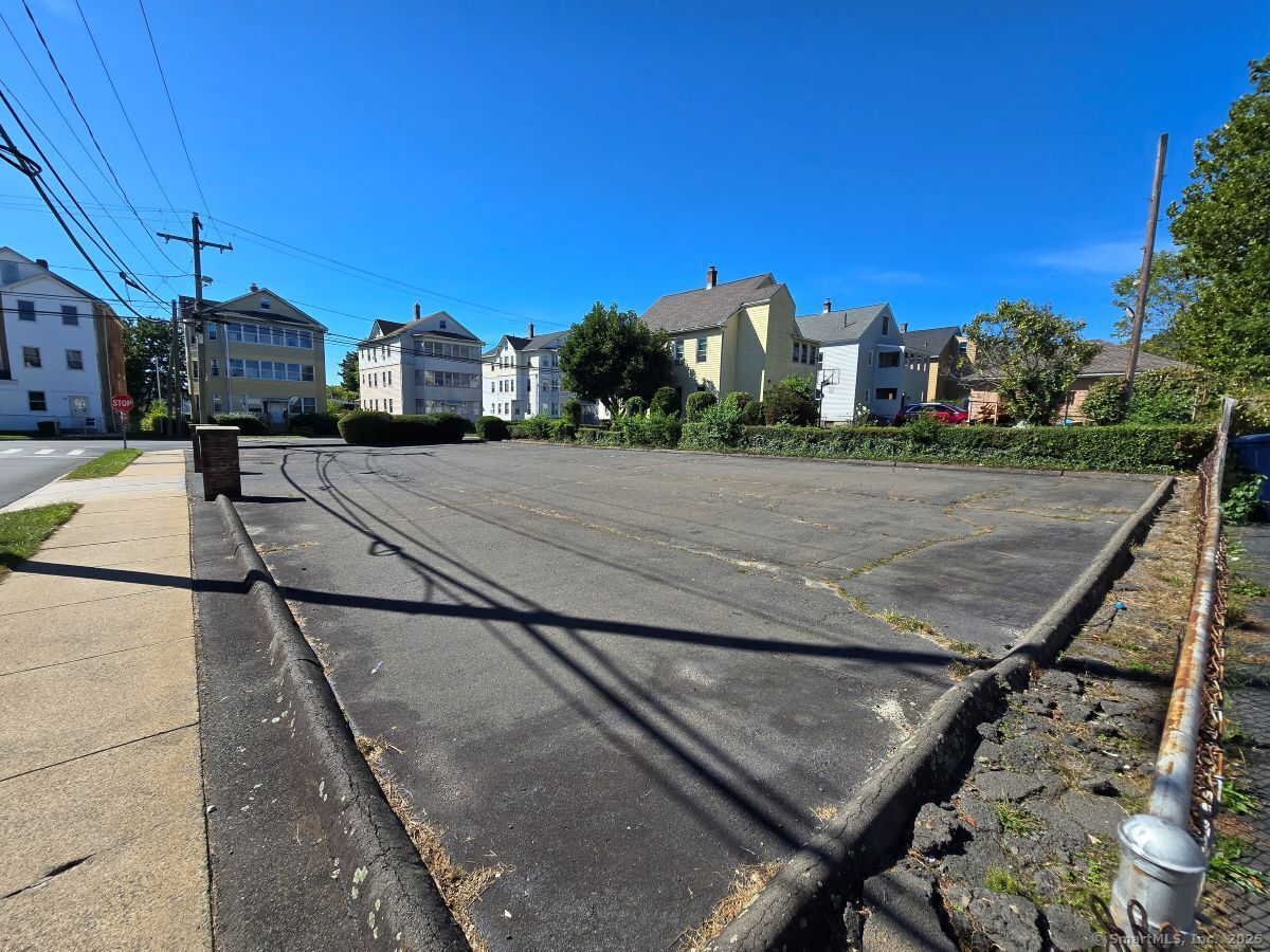 25 Clinton Street New Britain, CT 06053 - Photo 33 of 35