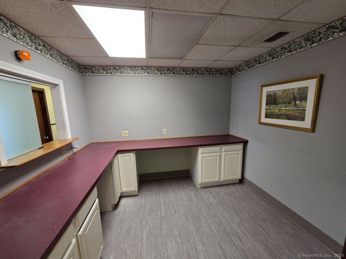 25 Clinton Street New Britain, CT 06053 - Photo 7 of 35