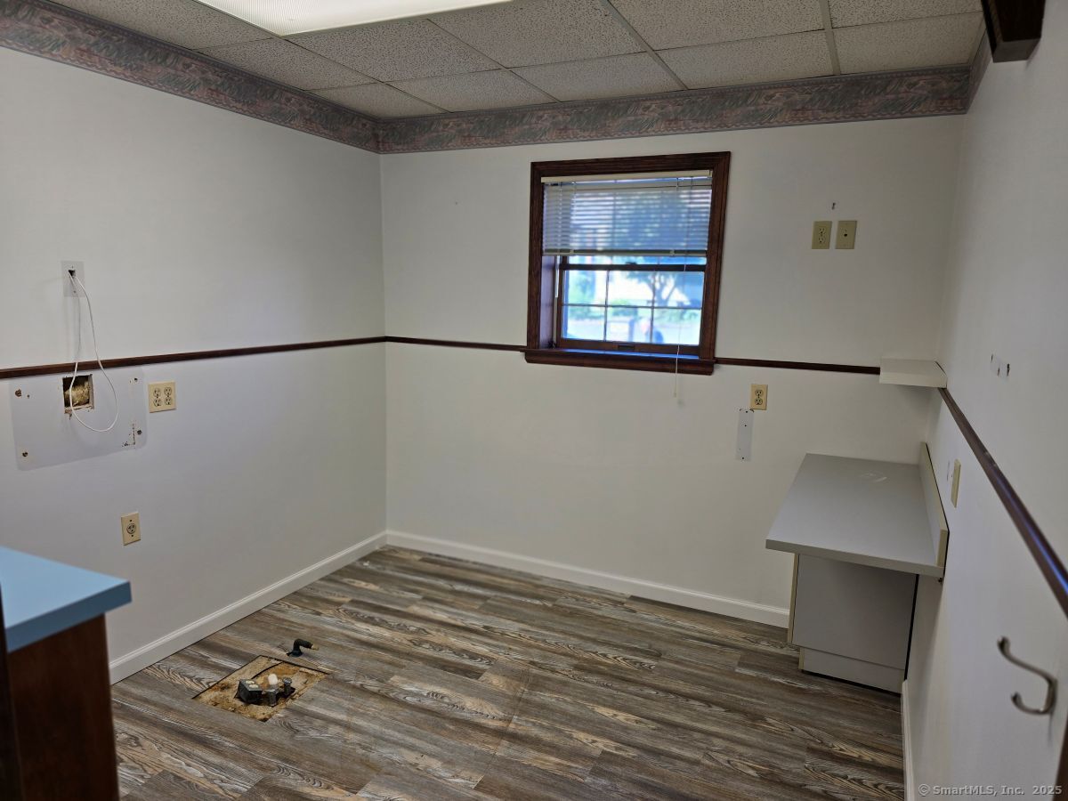 25 Clinton Street New Britain, CT 06053 - Photo 8 of 35