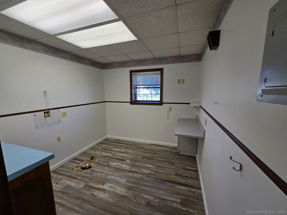 25 Clinton Street New Britain, CT 06053 - Photo 9 of 35