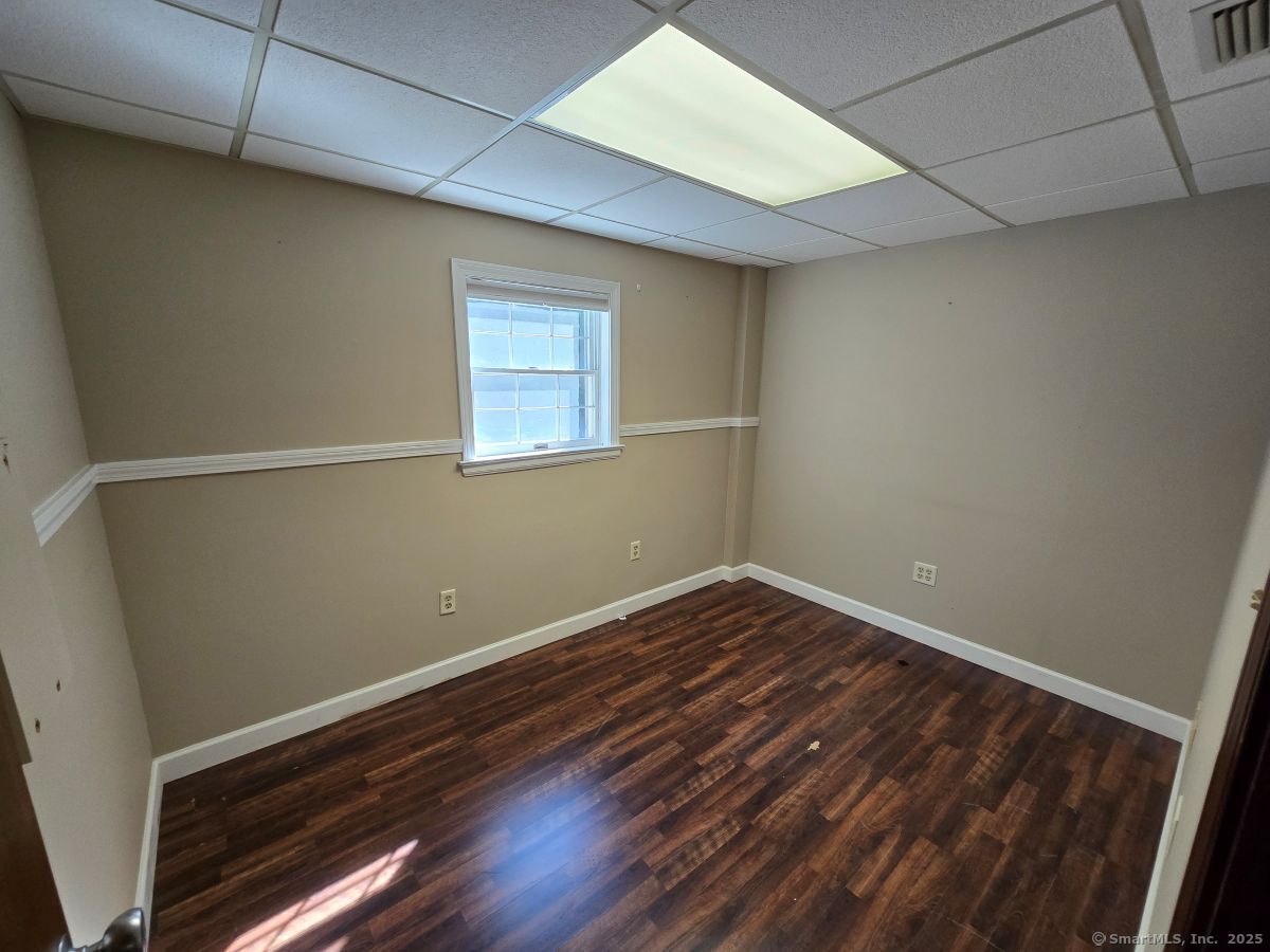 25 Clinton Street New Britain, CT 06053 - Photo 10 of 35