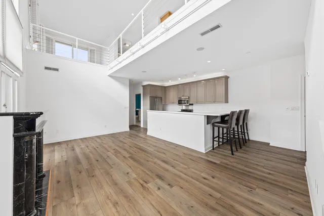 $499,900 | 1515 North Van Buren Street, Unit 513, Milwaukee, WI 53202