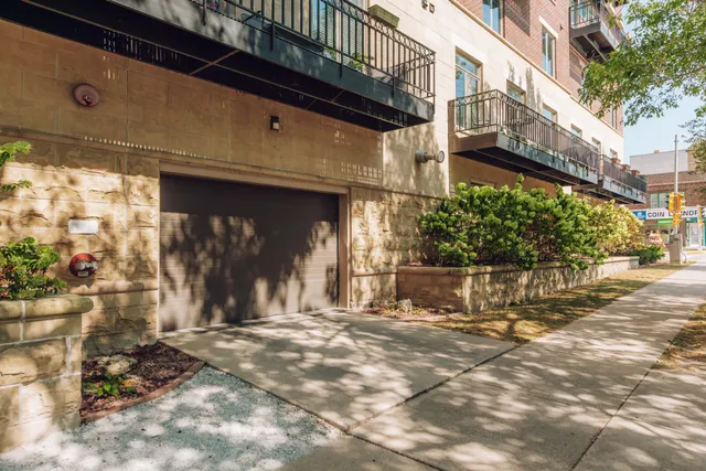 $499,900 | 1515 North Van Buren Street, Unit 513, Milwaukee, WI 53202