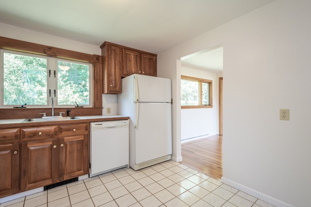 120 Concord Road Marlborough, MA 01752 - Photo 8 of 27 Gallery Image 8
