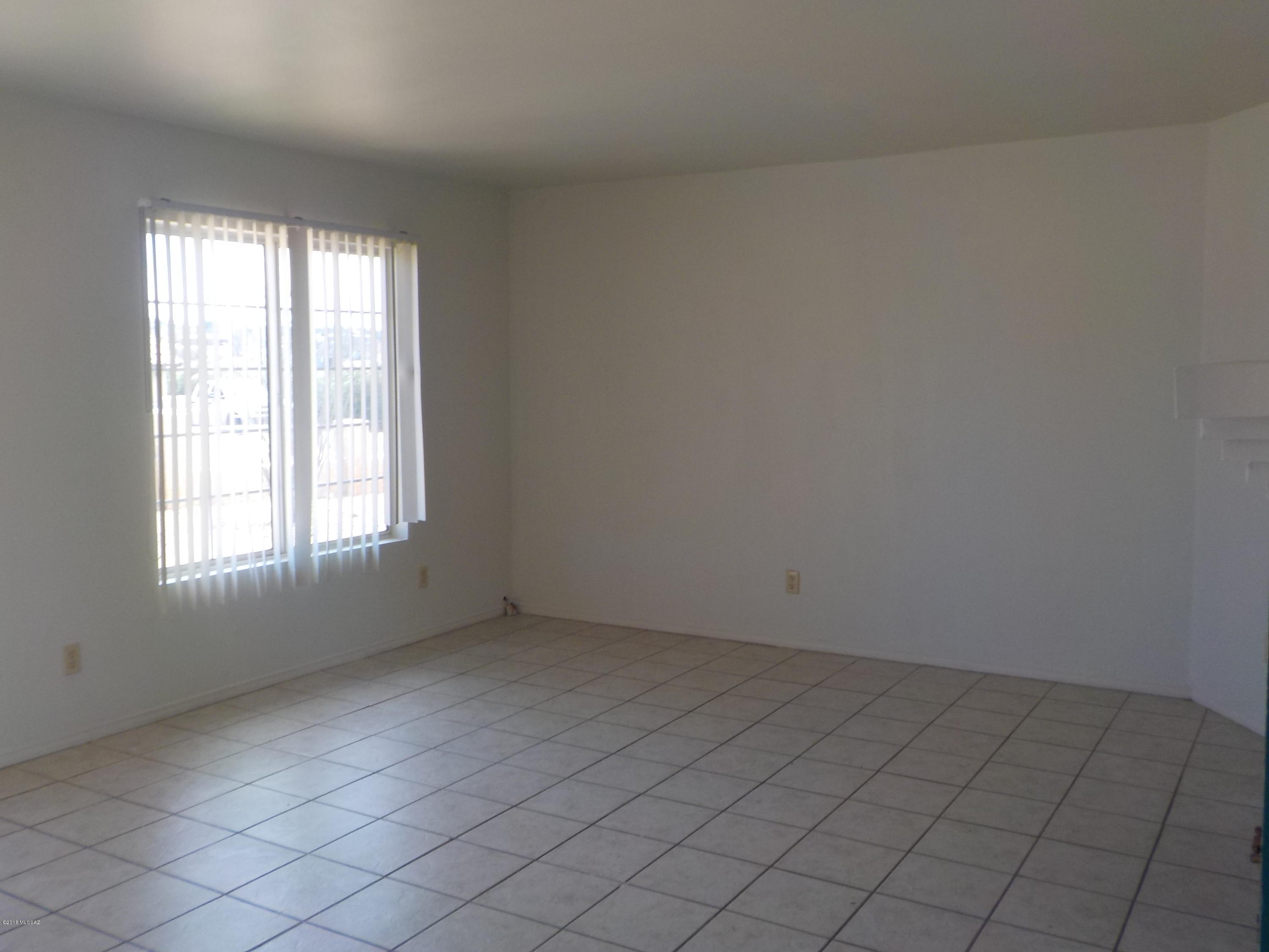 1152 Escorpion Court Rio Rico, AZ 85648 - Photo 5 of 19