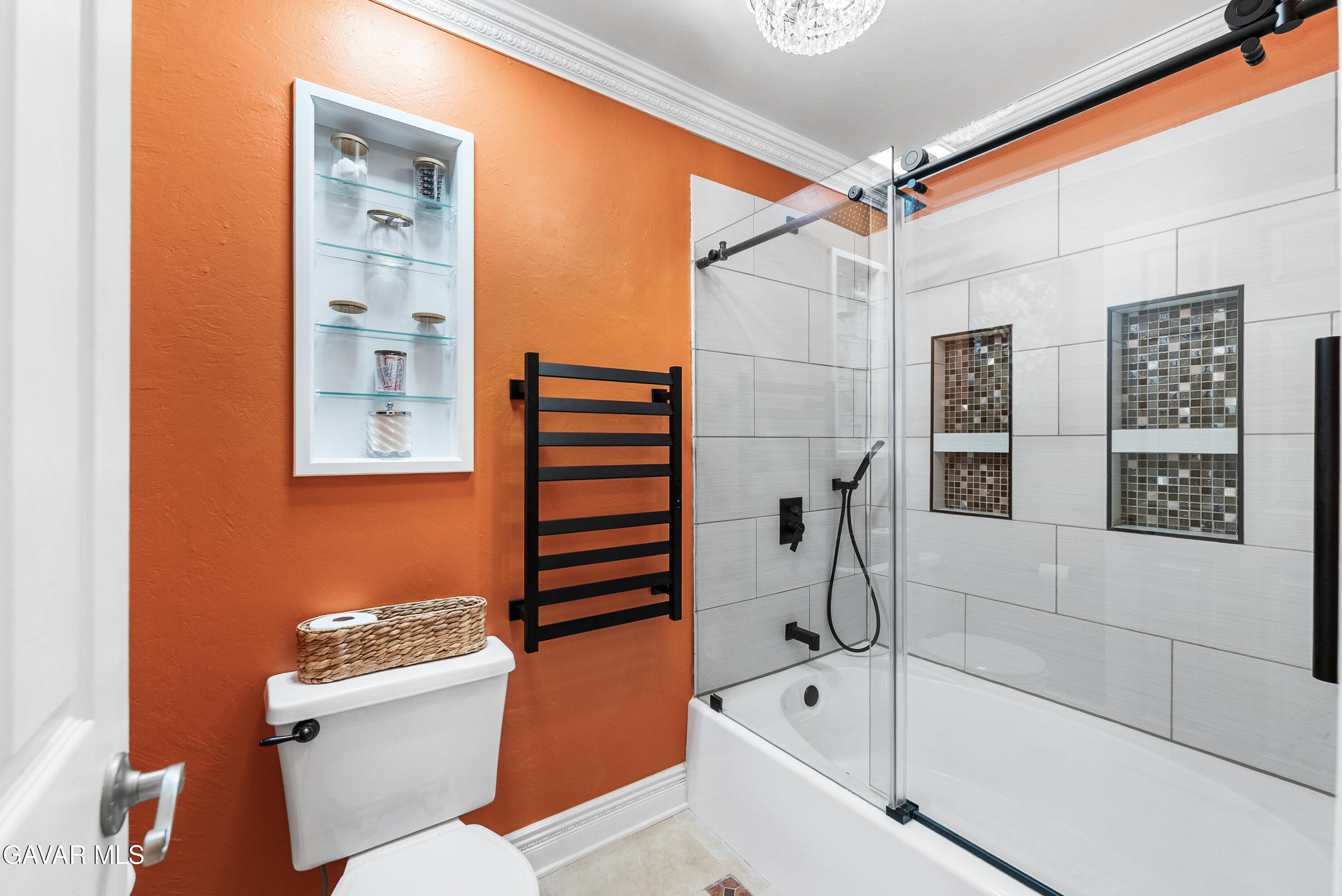 44003 7th Street East Lancaster, CA 93535 - Photo 43 of 62 a bathroom with a toilet and a bathtub