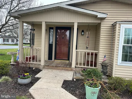 $185,000 | 11 Oakplace Court West, Lansdale, PA 19446