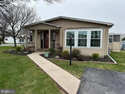$185,000 | 11 Oakplace Court West, Lansdale, PA 19446