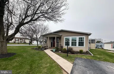 $185,000 | 11 Oakplace Court West, Lansdale, PA 19446