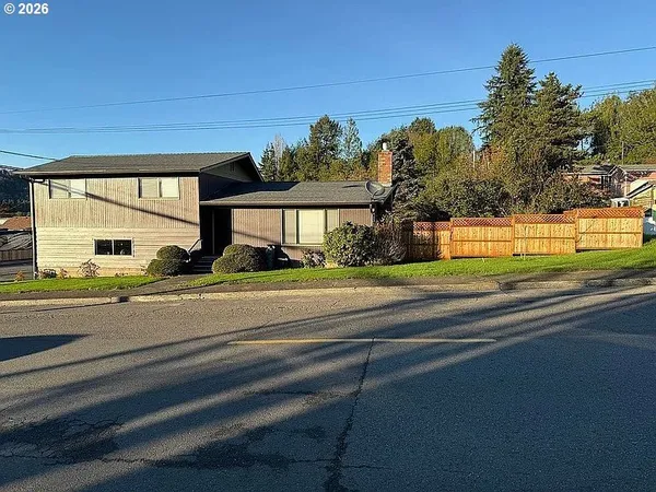 $335,000 | 1005 Maple Street, Myrtle Point, OR 97458