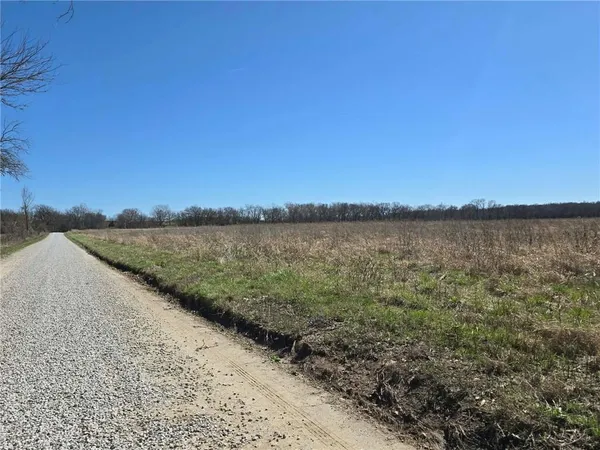 $445,000 | 0 Y Highway, Windsor, MO 65360