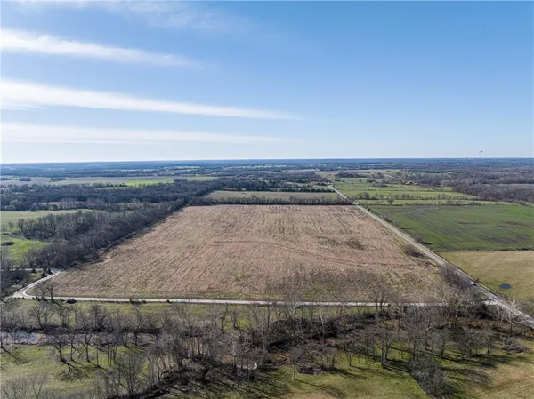 $445,000 | 0 Y Highway, Windsor, MO 65360