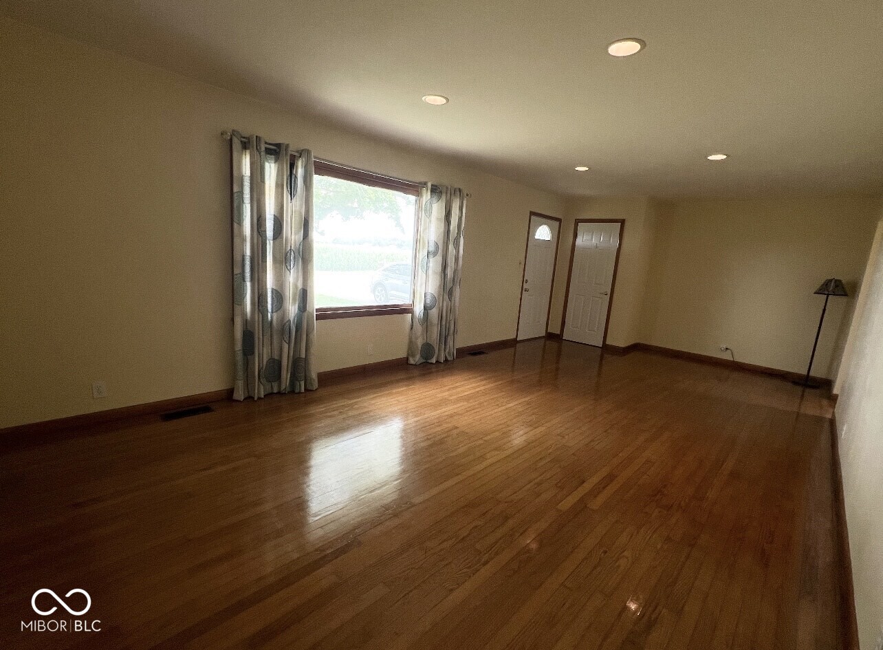 3502 North Talley Road Columbus, IN 47203 - Photo 4 of 11 Gallery Image 4