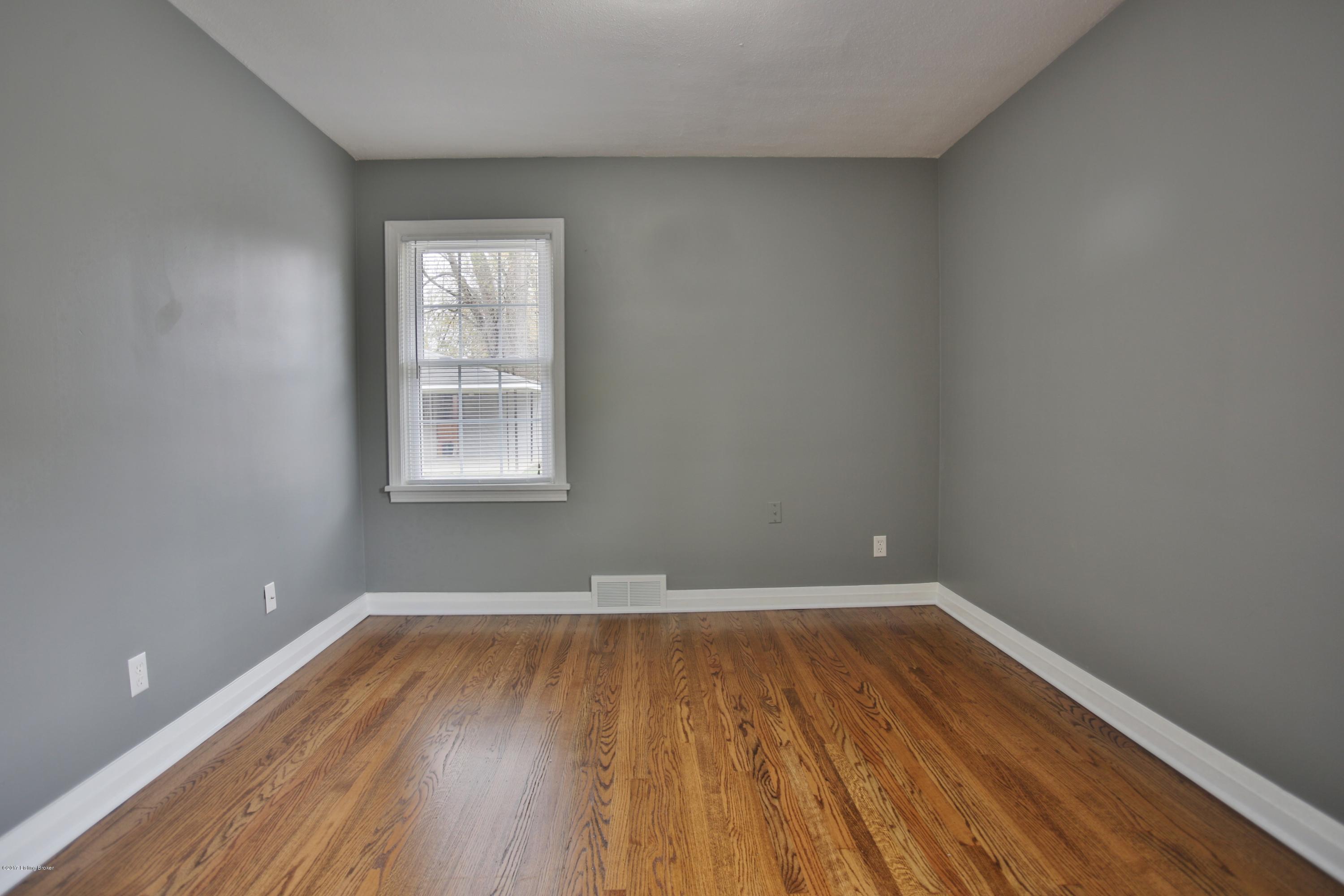 8275 Walker Road Louisville, KY 40258 - Photo 25 of 31 20